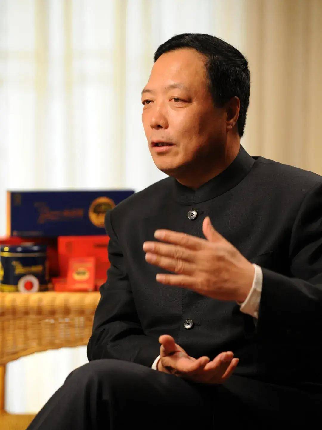 闫希军排在第五名的是胜宏科技的实控人陈涛.