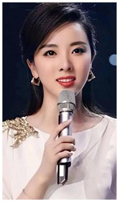 李思思_才华_道路