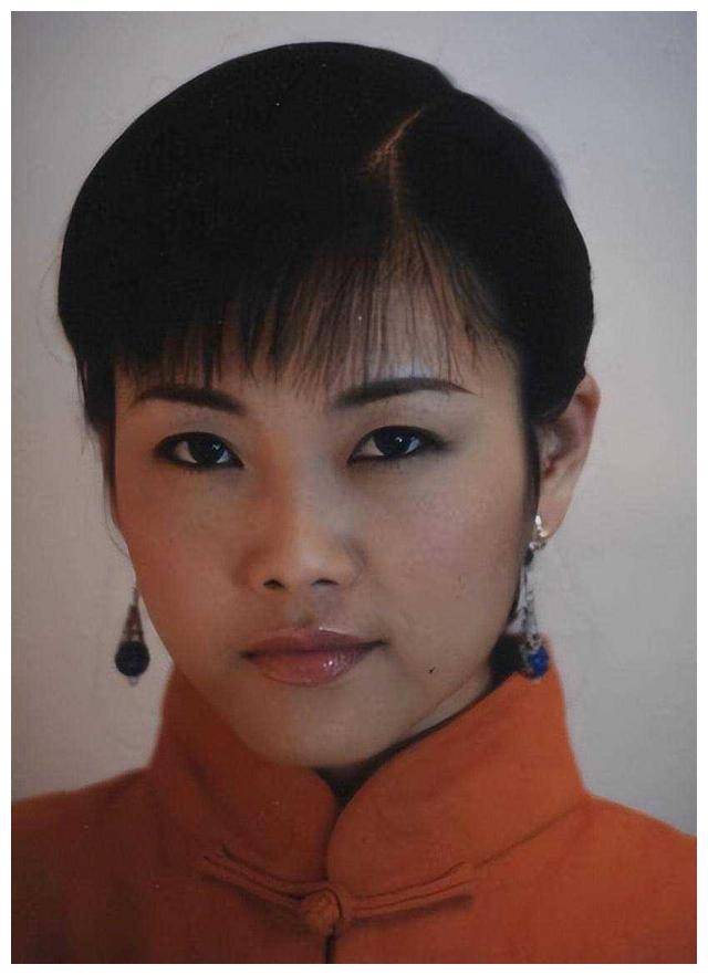 《宰相刘罗锅》一夜成名,与父对簿公堂,戴娆现状如何?_人生_经历_逆境