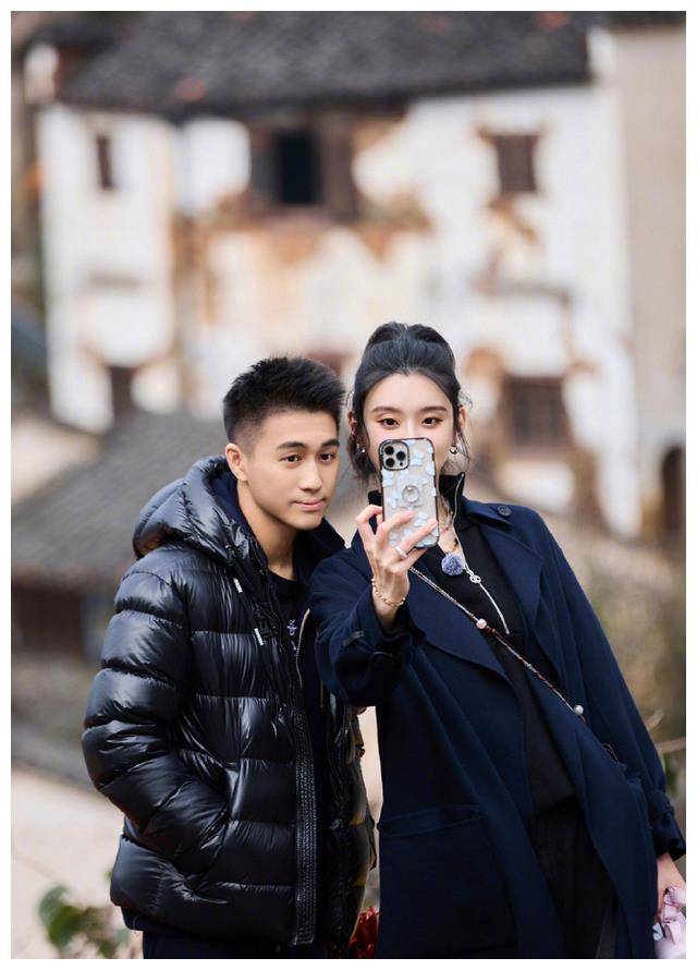 奚梦瑶揭秘与婆婆同住的生活智慧,何猷君的举动透露