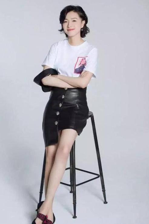 正当红时怀孕产女,半个娱乐圈送来祝福,而女儿生父至今仍是个谜_万茜