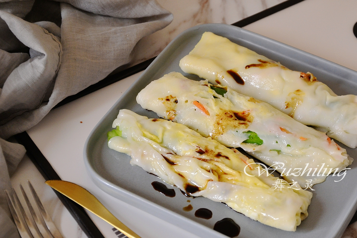 这款早餐好吃又营养,简单蒸下一分钟,儿子连吃一周都不腻_肠粉_混合