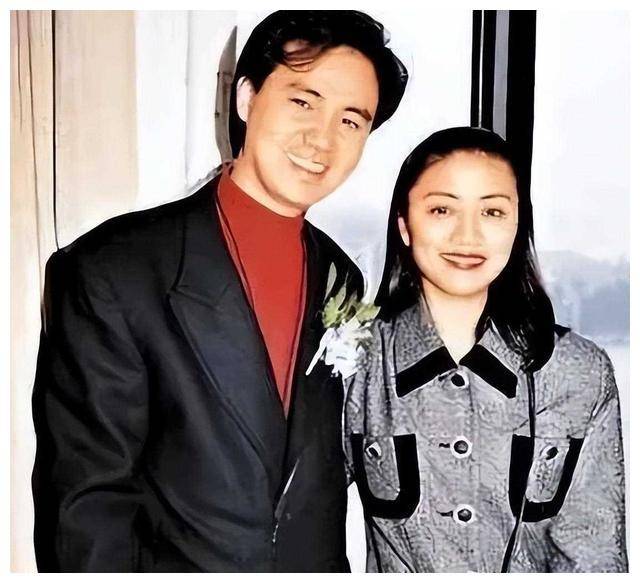 再度婚姻,平淡幸福的人生童安格再婚后选择了平淡的幸福,与妻子廖海莉