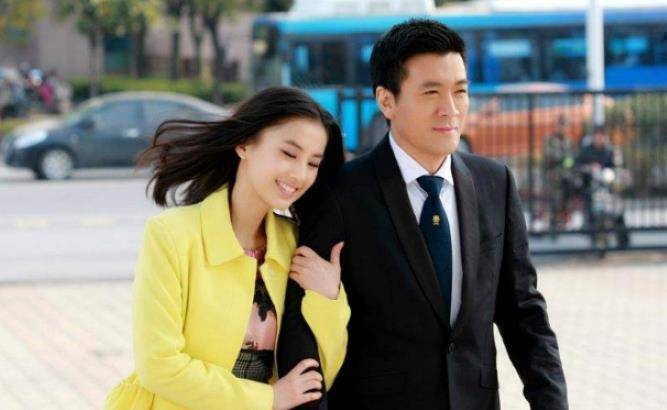 前妻黄圣依旗下艺人,都像一个刻!