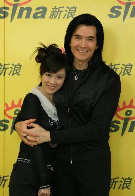 费翔:父母分手姐姐早逝,独自照顾母亲至今,62岁仍是单身_丽娜_音乐