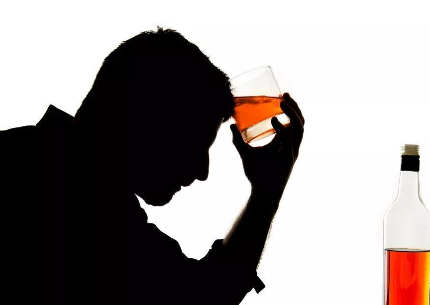 不止头孢,服用这些药物饮酒也致死!过年劝人喝酒