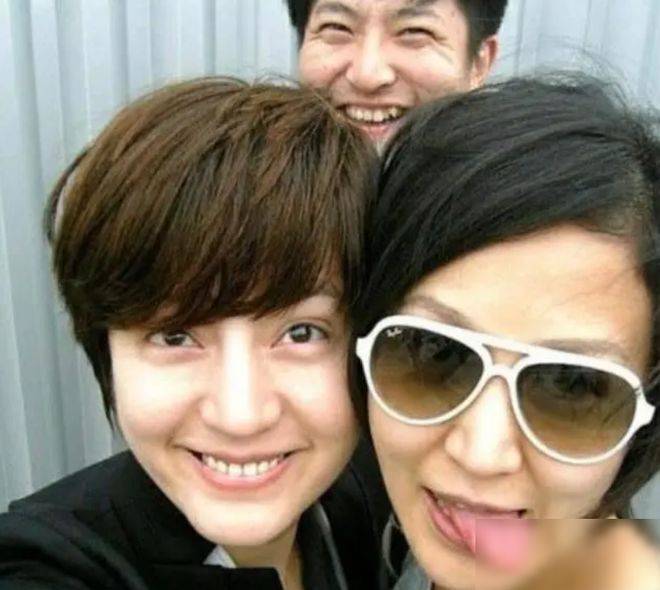 李光洁的老婆,靳东的老婆,雷佳音的老婆,看到郭京飞:!