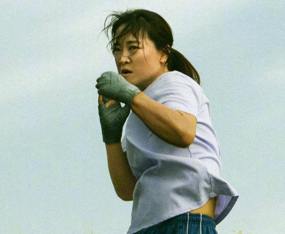 贾玲进步了,杨紫反差大,雷佳音