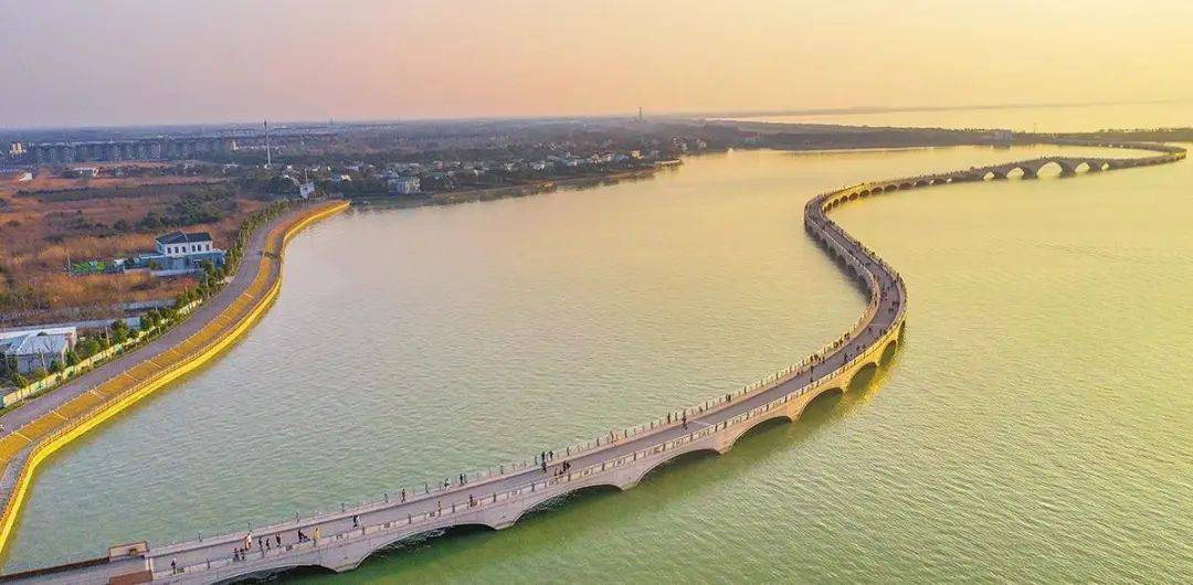 生态园,青西郊野公园,太阳岛旅游度假区,昆秀湖湿地公园等数十家景点