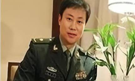 宠妻15年被分手,分手后与女儿抱头痛哭的耿为华,他怎样了?