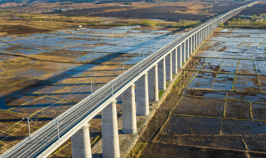 京沪二线真的太"弯"了,为啥不拉直了建呢?