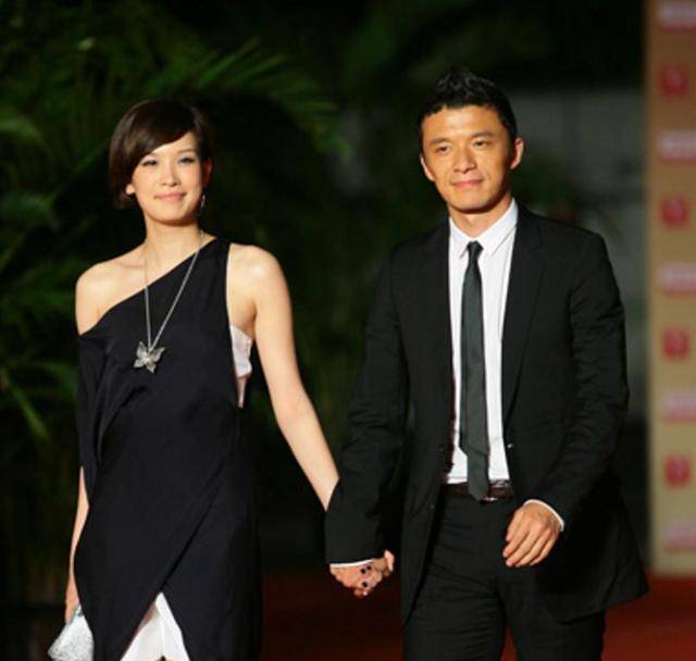 49岁谢晖再婚迎娶俄罗斯超模女友,与前妻结婚7年未生育_范志毅_佟晨洁