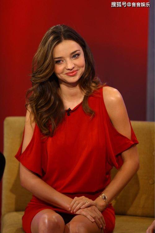 绝世尤物梦幻写真——米兰达·可儿的魅力展示_画作_来自_笑容