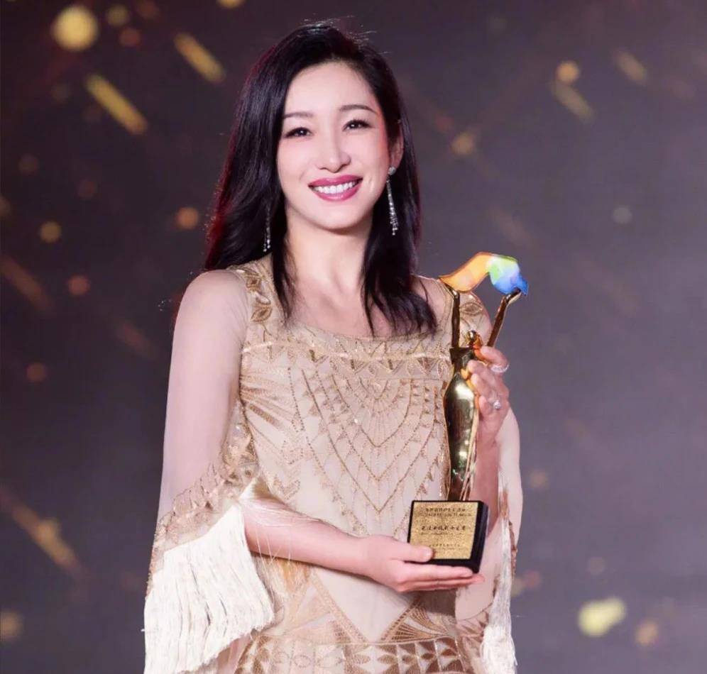 "最丑影后"秦海璐:曾因长相难看被媒体群嘲,后凭实力