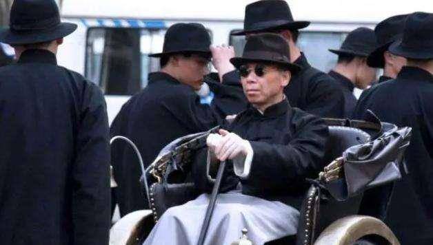 杜月笙弥留之际,吩咐管家当面做件事,轰动一时却无人