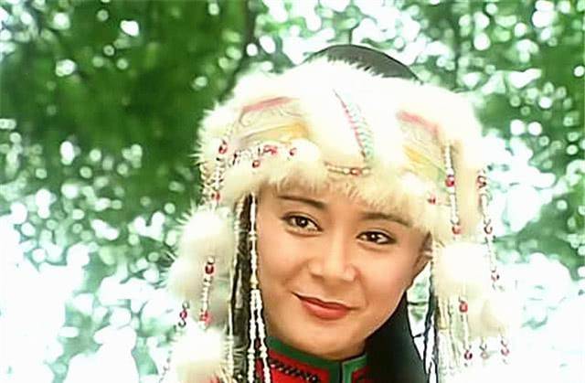 她是西藏土司的女儿,而且很受宠的公主,更况且比儿子还要尊贵的,因为