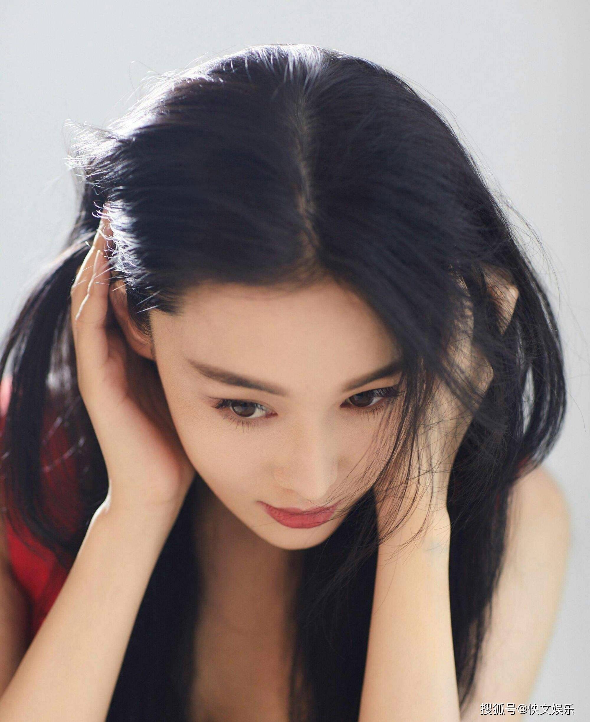 军嫂张馨予现身哈尔滨看雪!