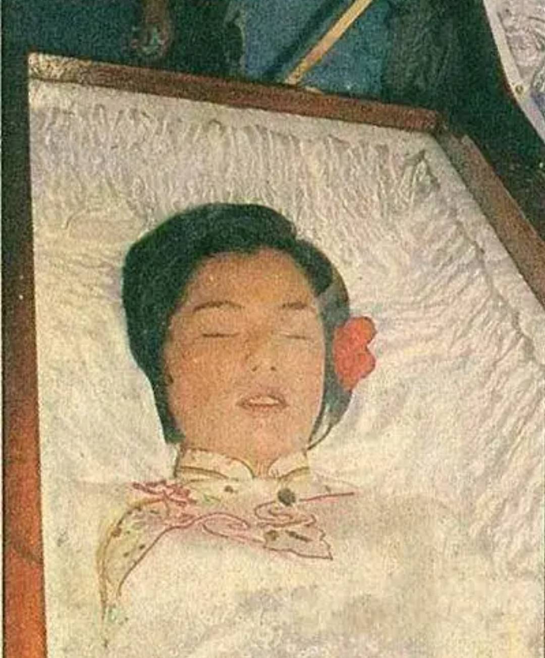 又一年新春,想起了那个俏黄蓉_翁美玲_汤镇业_尸体