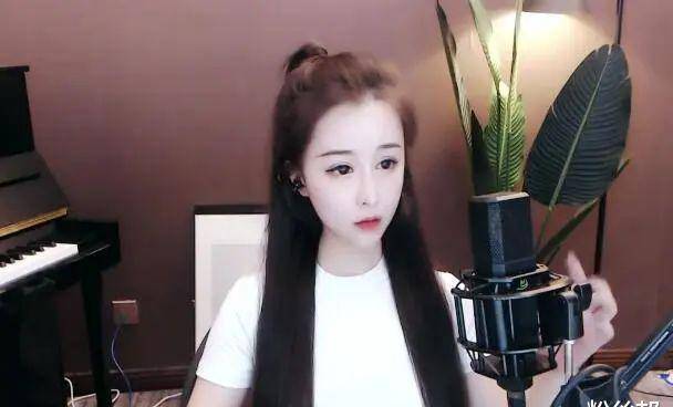 但夏玲美依旧在出镜,而神豪"赵子龙"也是改了yy昵称继续在yy上豪刷