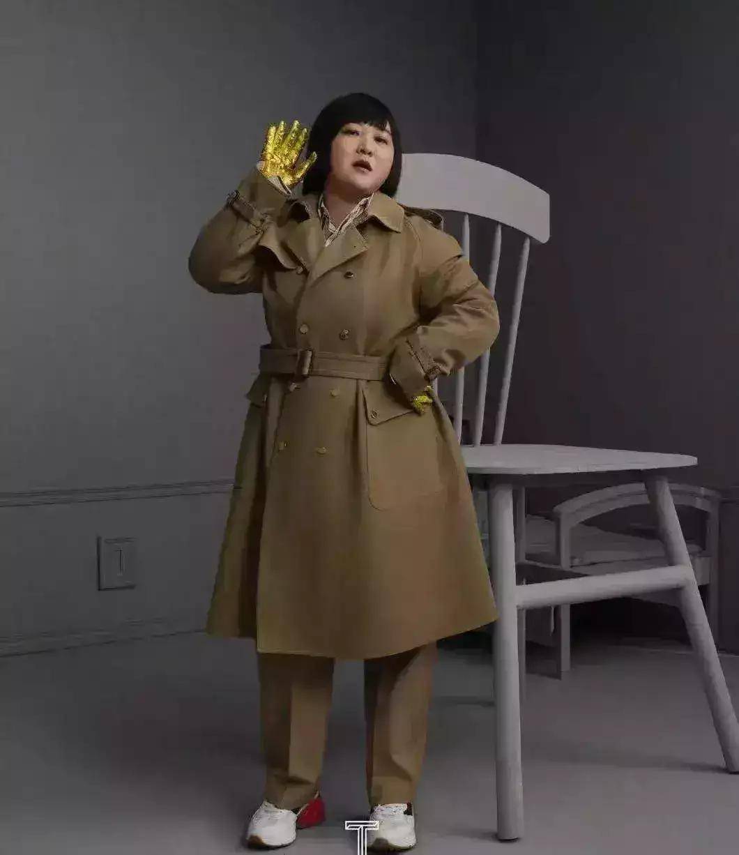 有评论写得更加无情,说贾玲把gucci穿成了地摊货,说她身材臃肿,不适合