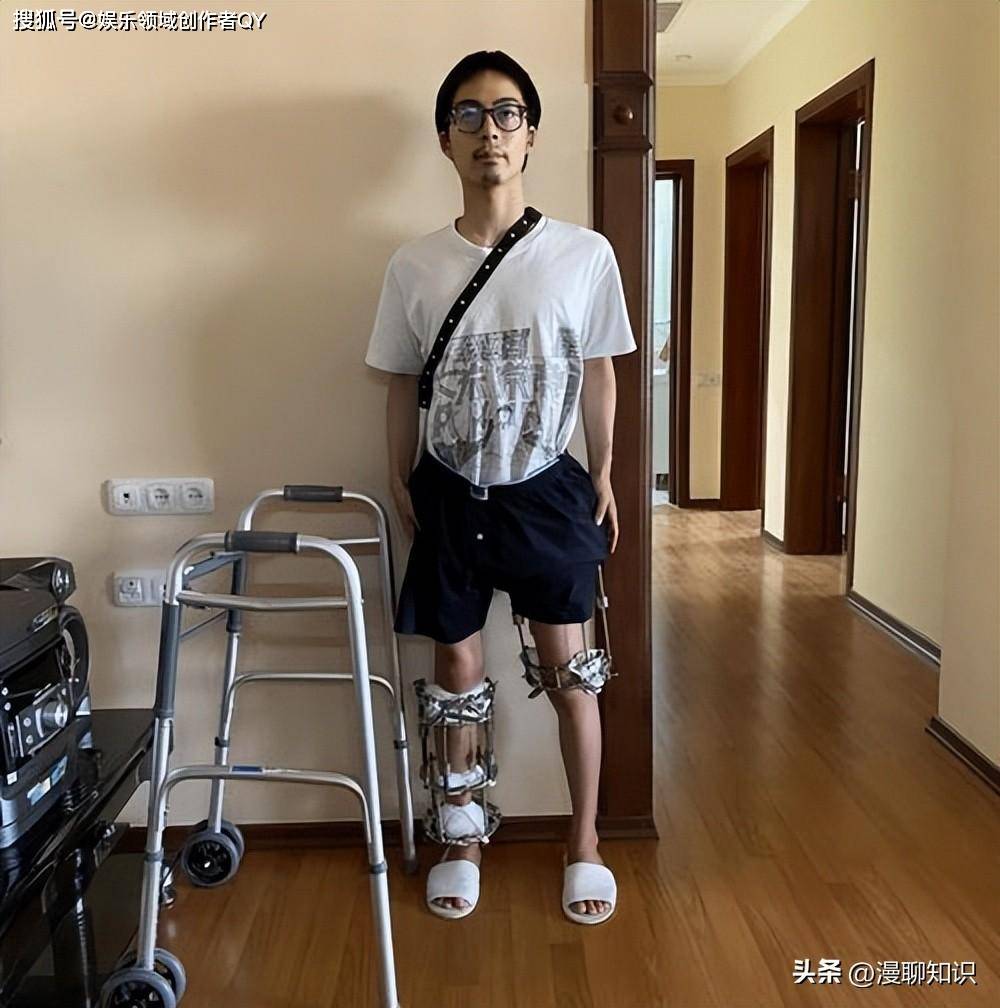 2014年,20岁北京男孩李亚诺,花16万断骨增高7