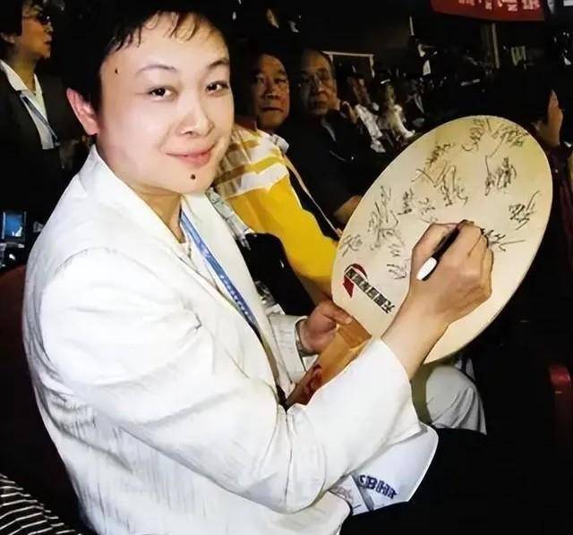 27年前入国外籍,击败邓亚萍大喊"哟西"的何智丽,如今怎么样了_打乒乓