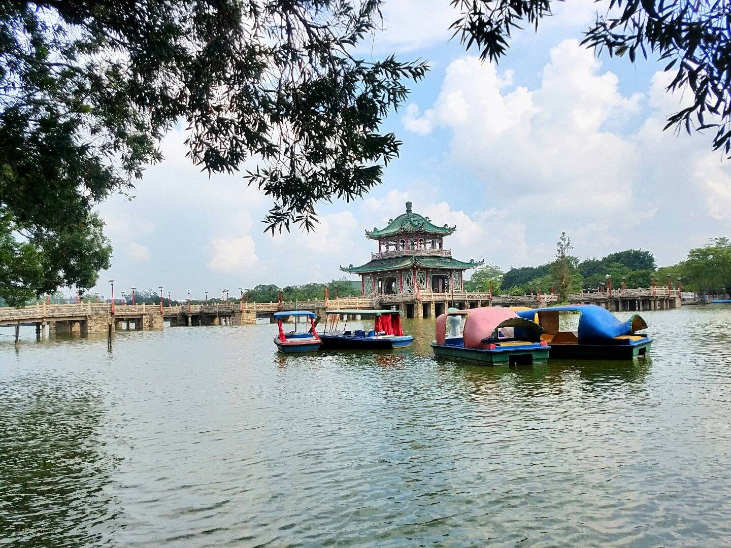 一尊意外获得的观音菩萨塑像与两个家庭盼来儿子的