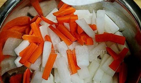 白萝卜这么做,酸爽开胃,我家隔三差五做一次,每次抢着吃_做法_酸辣