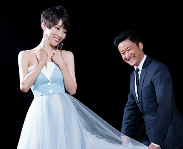 现在,侯梦莎也找到了自己的幸福.吴京和谢楠成为老夫妻的鲜明代表.