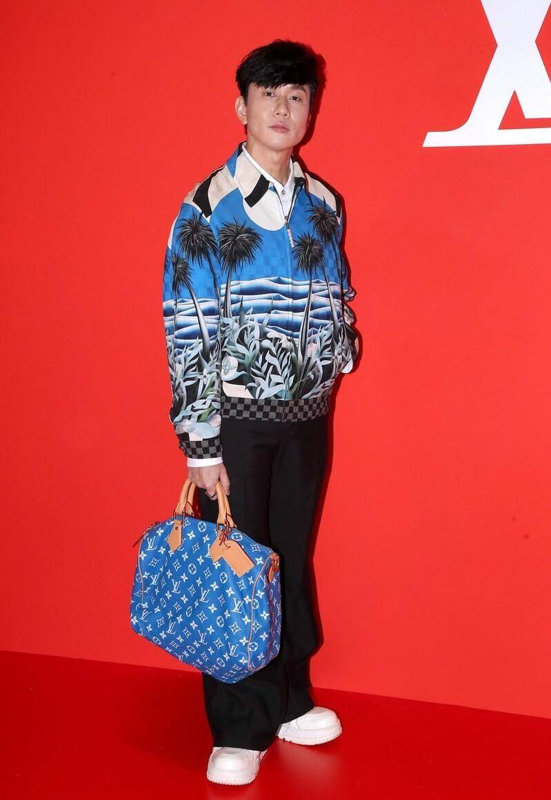 45岁周杰伦与42岁林俊杰,骨相老去与皮相老去的惊人