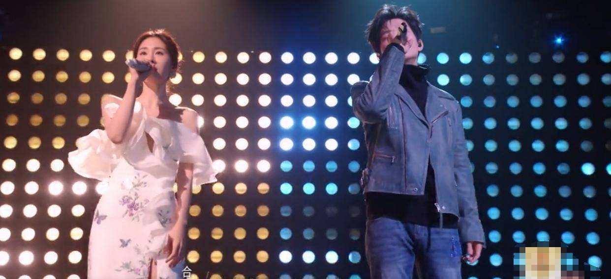 本期中,张碧晨和陈楚生二人合唱这首歌曲,不得不说张碧晨的嗓音太有