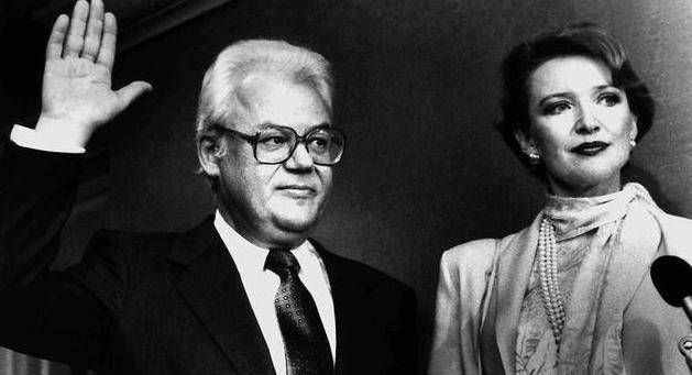 1978年,苏联高官投靠美国,妻子国内惨死,被主子抛弃后