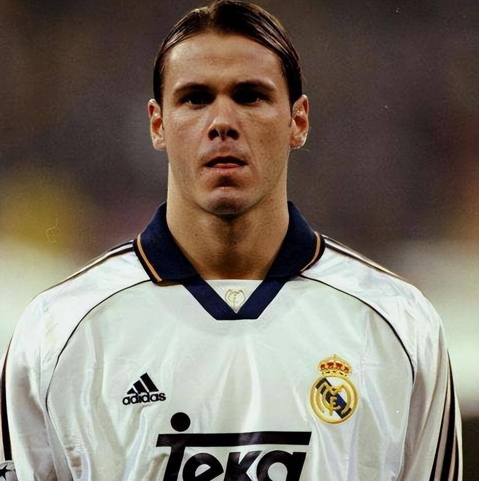 布斯克茨:世界足坛,只有这四位后腰才是天花板级别,我