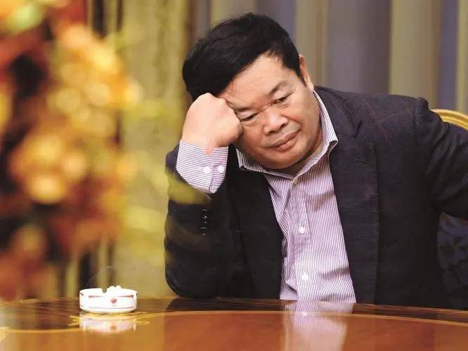 陈凤英不识字,所以她让小姑替她写了一封回信.