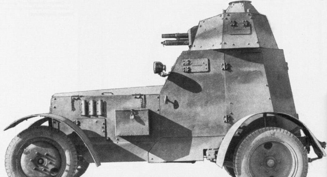 二战中的波兰坦克,外表有些弱小无助,但却可以合体成