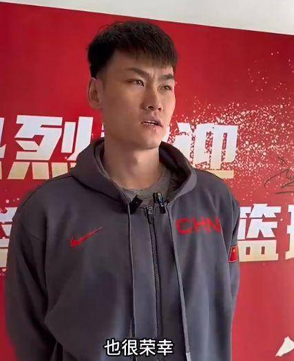 我们男篮集训采访,赵继伟幽默,杨瀚森太逗,王睿泽全是大实话_地方队_