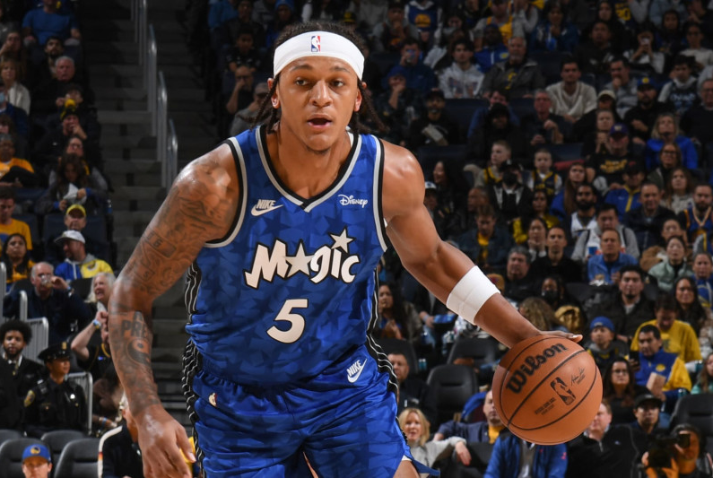 倒是同届前两名新秀,都尽显自己天赋,看来贾巴里