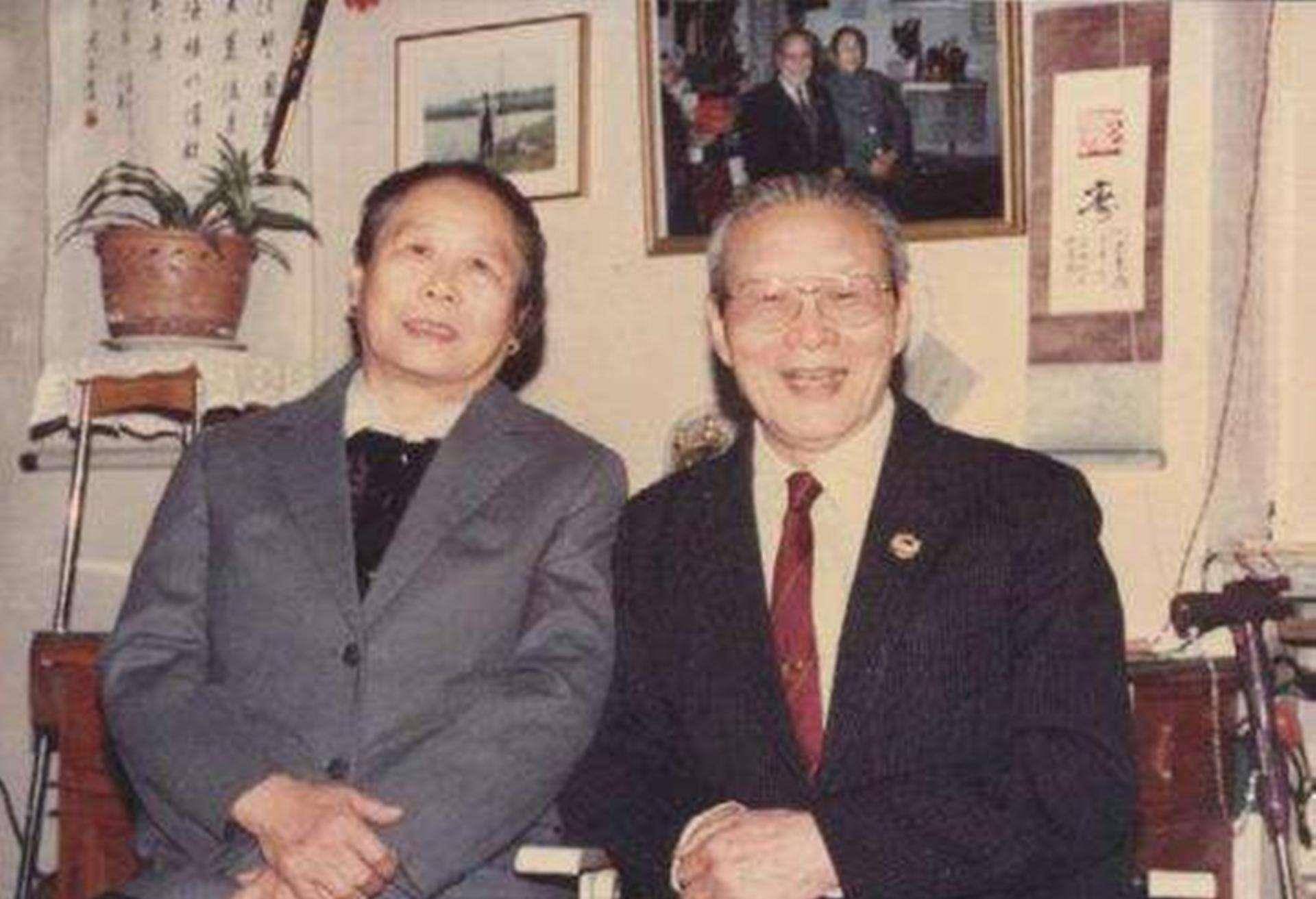 1960年军统"头号杀手"出狱,思念10年的妻子已改嫁,他如何处理