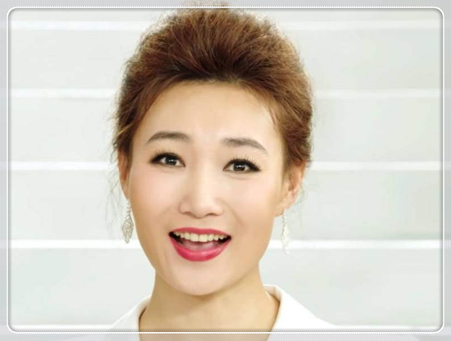 46岁央视美女李梓萌近照,摘下假发年轻十岁,身形似18