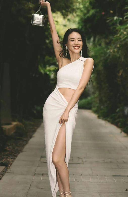 善恶终有报,47岁的"不老女神"舒淇,已经走上了另一条道路_冯德伦_张震