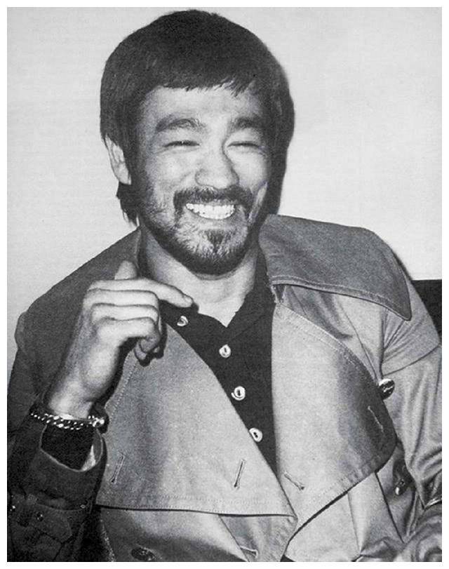 冯毅点评李小龙:一个无法逾越的空手道巨星_合作_电影