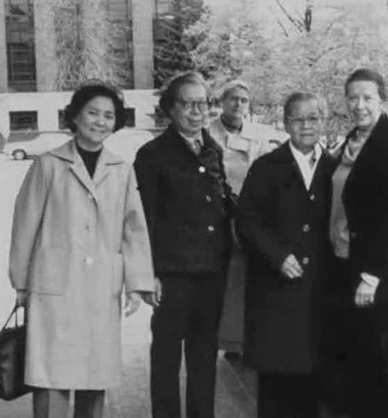 1979年,美国餐厅老板见到中国游客:居然再次见到你,我