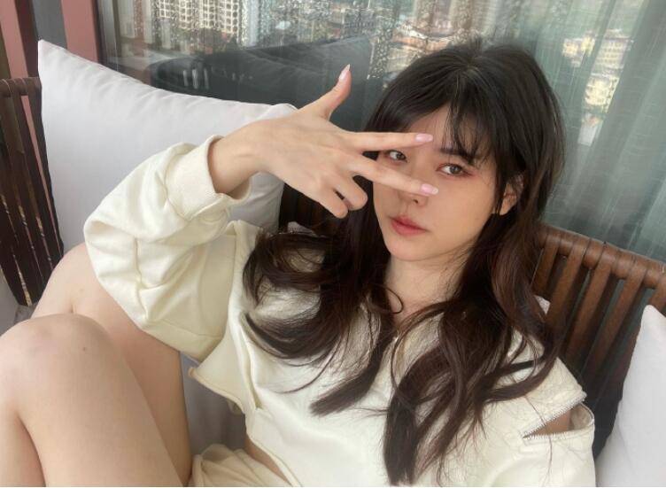 沫子自述早期经历,5个人一起去酒店,被吐槽16岁就玩花