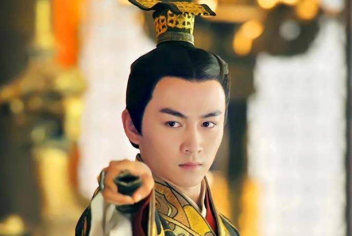 中国历史上第一权臣,谨慎到极致,出入殿门的落脚点数