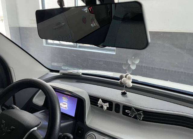 五菱宏光miniev车主口碑:马卡龙好开好颜值,出街最佳