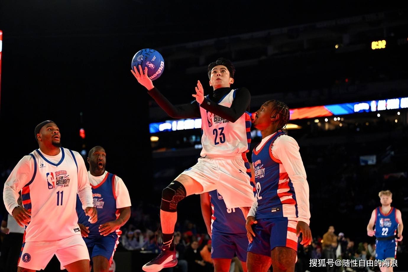 王鹤棣出战nba全明星赛,狂砍18分,打破中国明星名人赛历史记录_实力