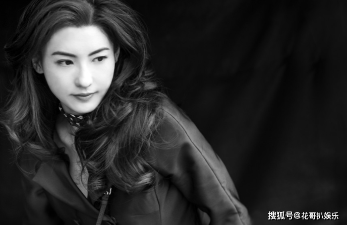 张柏芝被曝怀四胎,为掩盖孕肚反常神隐一个月,拍视频