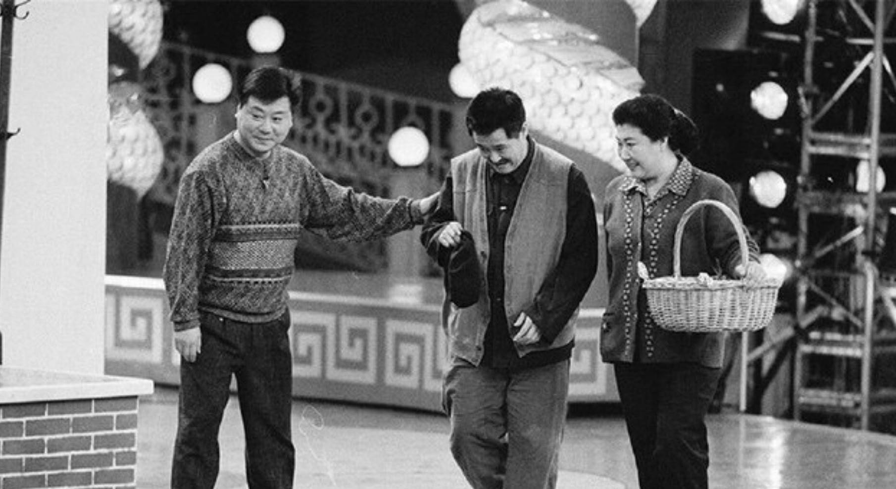 老照片:心目中的春晚,图为1996年,央视春晚彩排现场,小品演员赵丽蓉