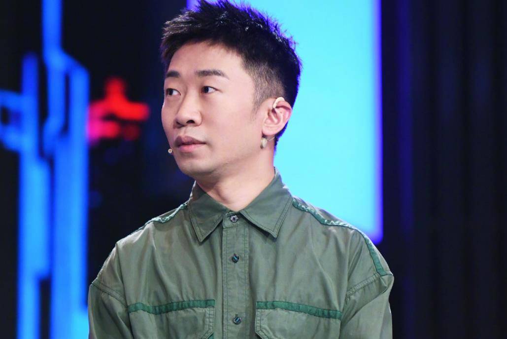 杨迪被爆料只喝一个品牌的矿泉水,得知价格,网友调侃