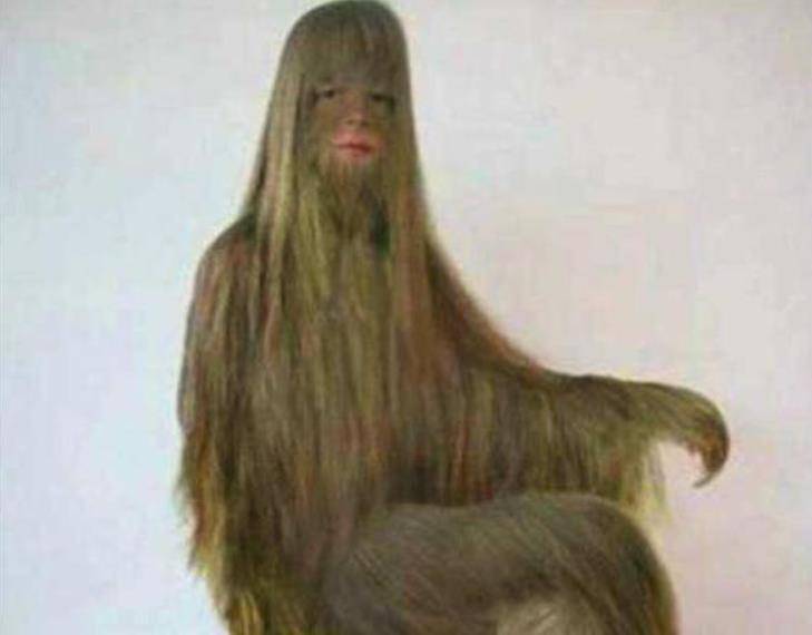 1983年,有一位叫做艾米丽·苏珊的女孩子在美国出生了,和其他的孩子